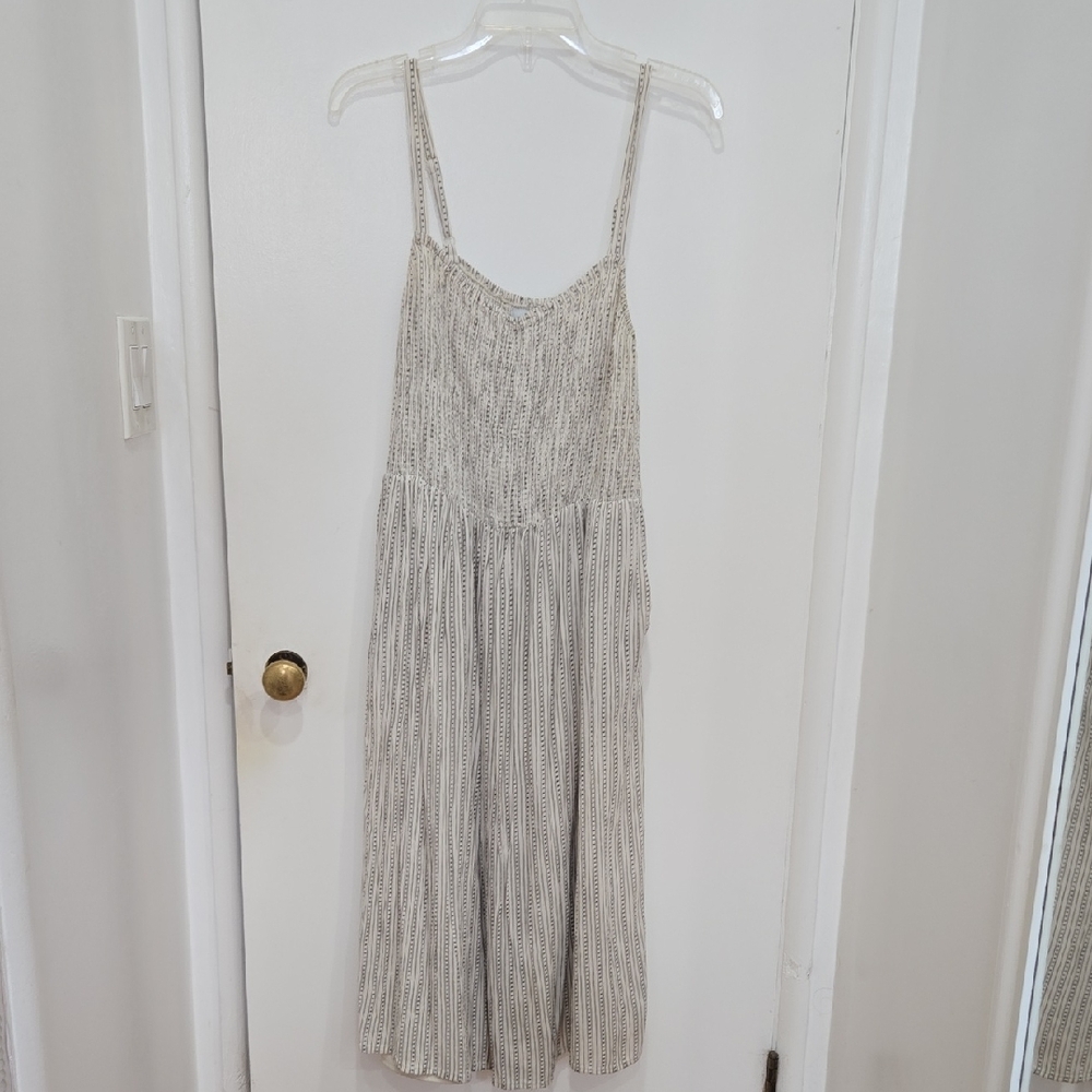 Old Navy Cami Cream & Black Patterned Smocked Vacation Resort Midi Sundress